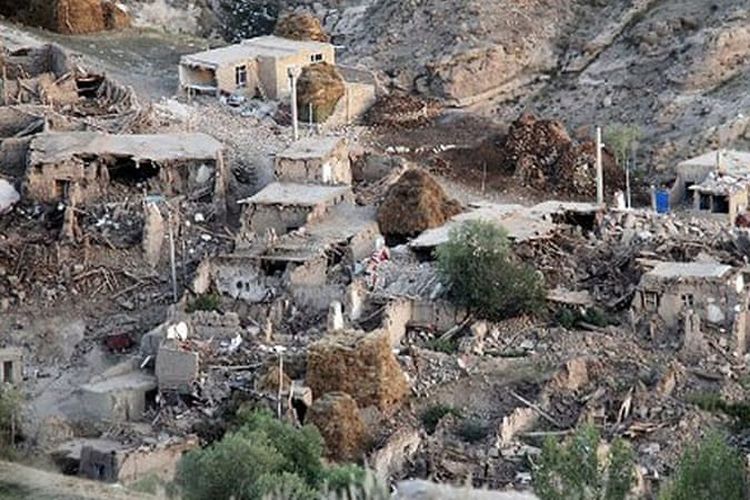 Iran Diguncang Gempa, Lima Orang Tewas dan 120 Luka-Luka