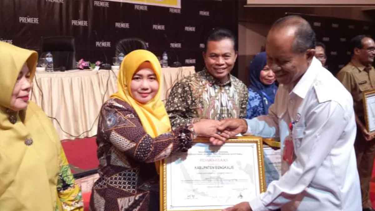 Melebihi Target, Bengkalis Raih Penghargaan dari BAN PAUD & PNF Riau Melebihi Target, Bengkalis Raih Penghargaan dari BAN PAUD & PNF Riau