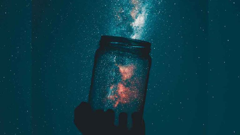 Dalam Mimpi dan Nyata | Puisi Wardah Az Zahra