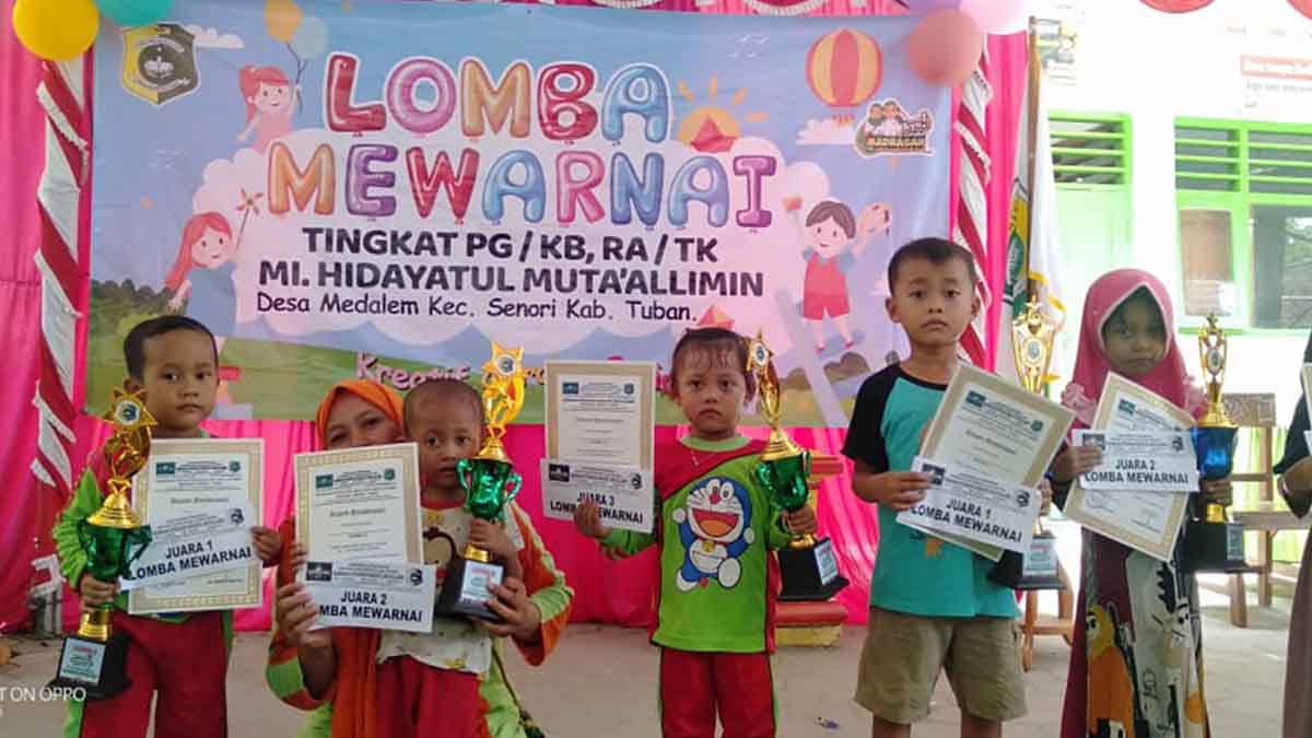 Ratusan Anak Usia Dini dan KB di Tuban Selatan Ikuti Lomba Mewarnai Ratusan Anak Usia Dini dan KB di Tuban Selatan Ikuti Lomba Mewarnai