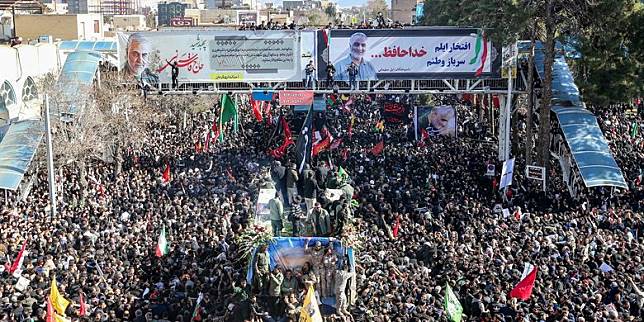 56 Orang Tewas Saat Pemakaman Soleimani
