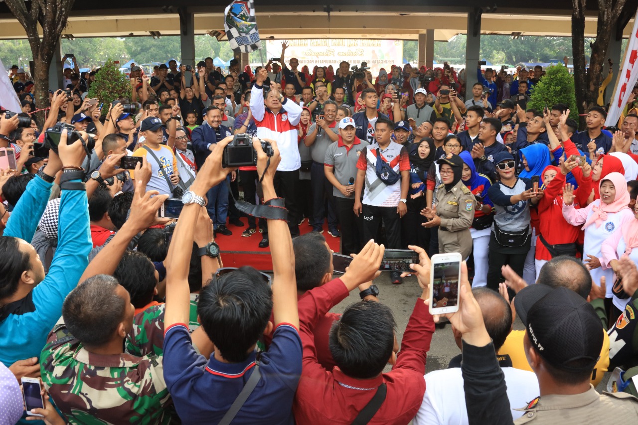 Hadiri HUT Pacitan Ke-275, SBY Lepas Ribuan Peserta Jalan Sehat HUT Pacitan Ke-275