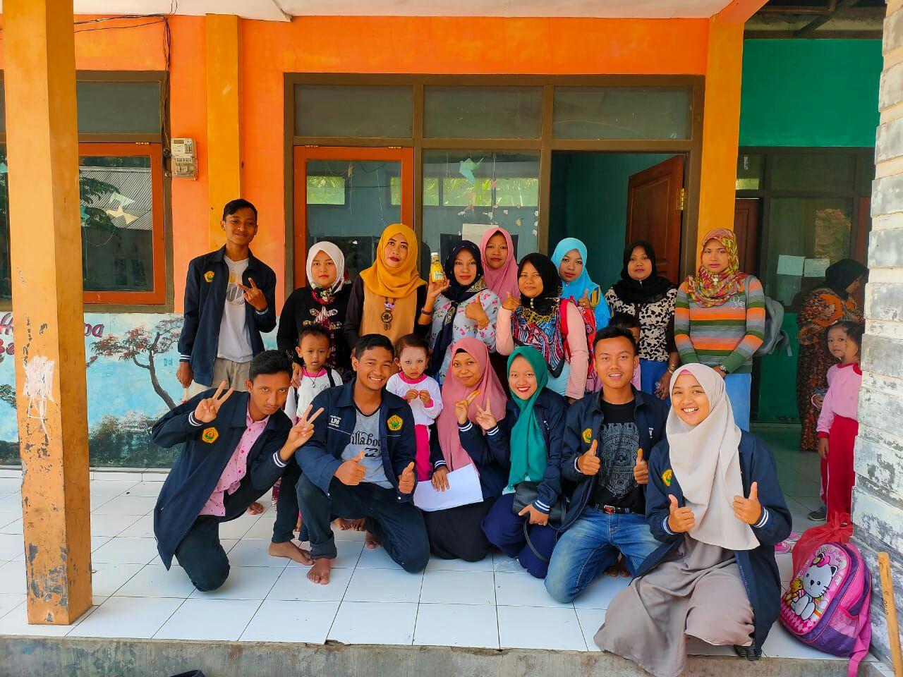 Wujud Kepedulian Terhadap Prospek Desa, Kelompok KKN 05 Universitas Jember Kembangkan Produk Inovasi