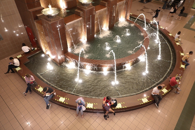 Singapura Penjarakan Masyarakat yang Melanggar Social Distancing