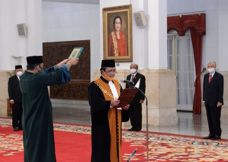Presiden Melantik Ketua MA dan Hakim Konstitusi