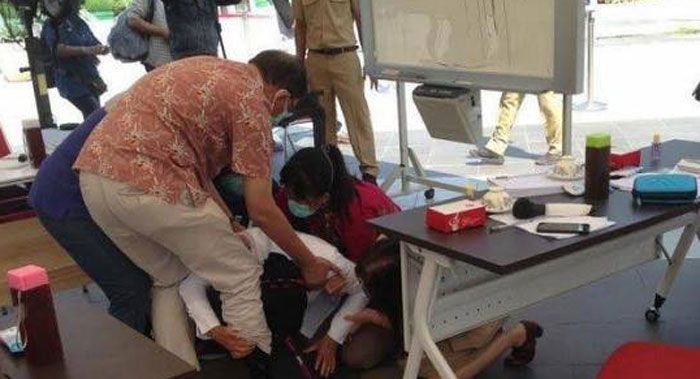 Risma Sujud dan Menangis di Hadapan Dokter, Apa Penyebabnya?
