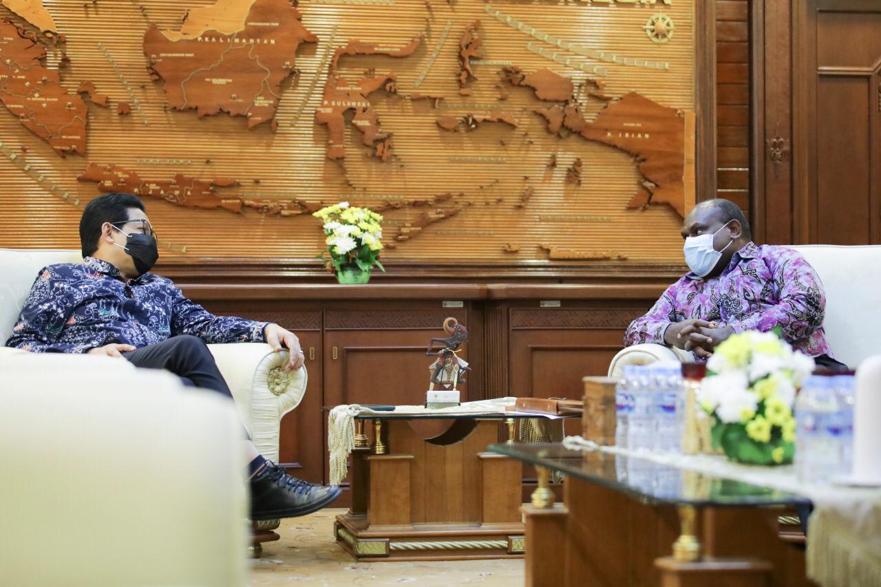 Mendes PDTT Abdul Halim Iskandar menerima kunjungan Bupati Paniai