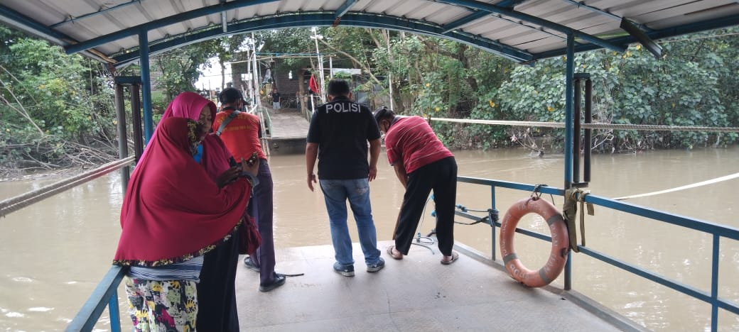 Baru Belajar Bersepeda, Pria Asal Driyorejo Tercebur Kali Bersama Motornya