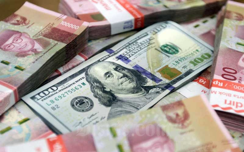 Rupiah Melemah ke Rp14.906 Akibat Penurunan Penjualan Ritel dan Tensi Suku Bunga The Fed