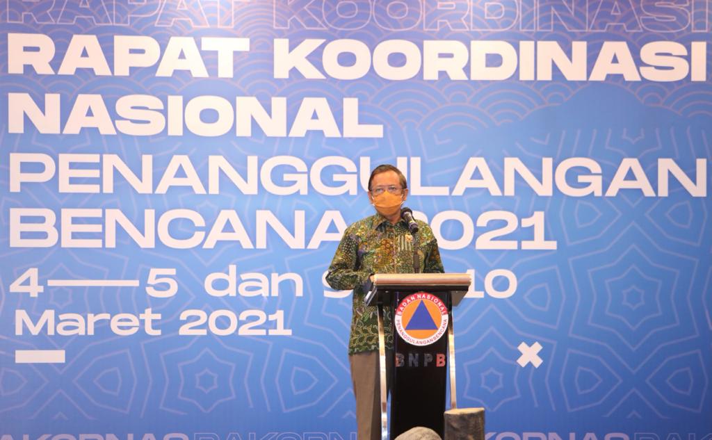 Menko Polhukam: Jangan Ragu Tegakkan Hukum dalam Penanganan Karhutla