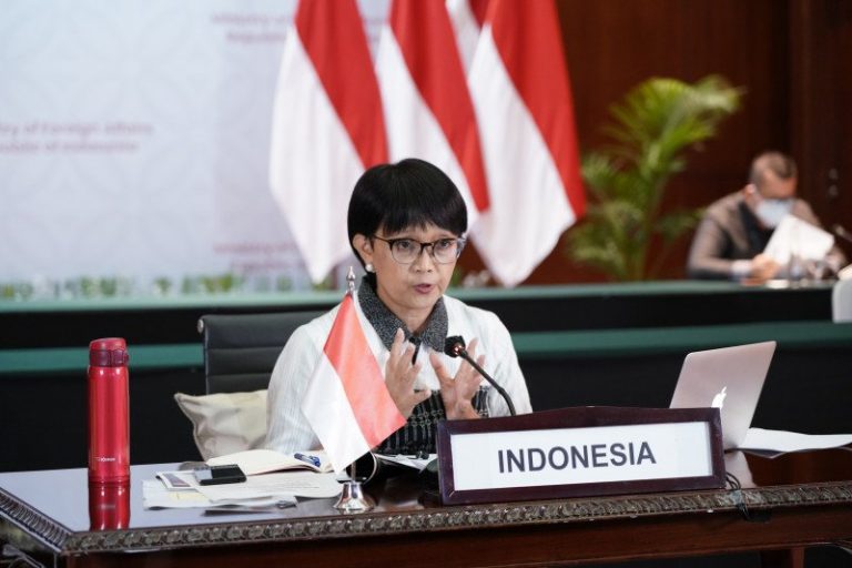Bertemu Menlu Tiongkok, Retno Bahas Situasi Politik di Myanmar