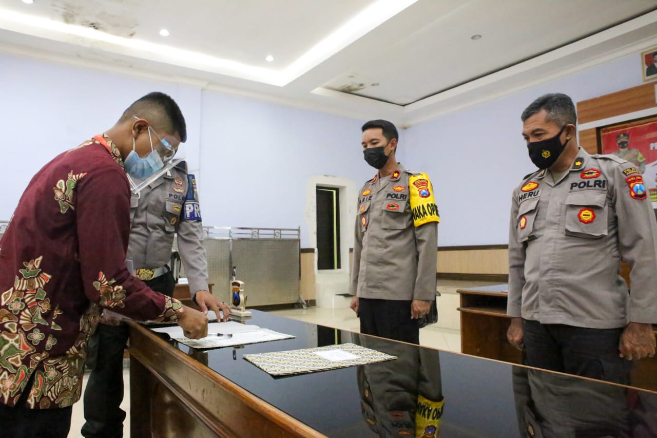 Panbanrim Jombang Gelar Penandatanganan Pakta Integritas Calon Taruna Akpol TA 2021 Panbanrim Jombang Gelar Penandatanganan Pakta Integritas Calon Taruna Akpol TA 2021