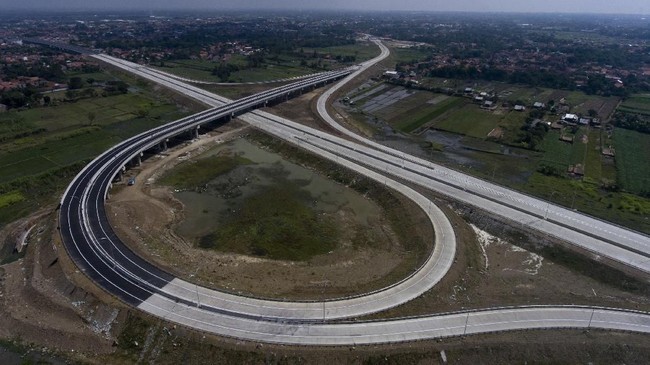 Waskita Karya (WSKT) dan SMI Tandatangani Perjanjian Jual Beli 2 Ruas Tol