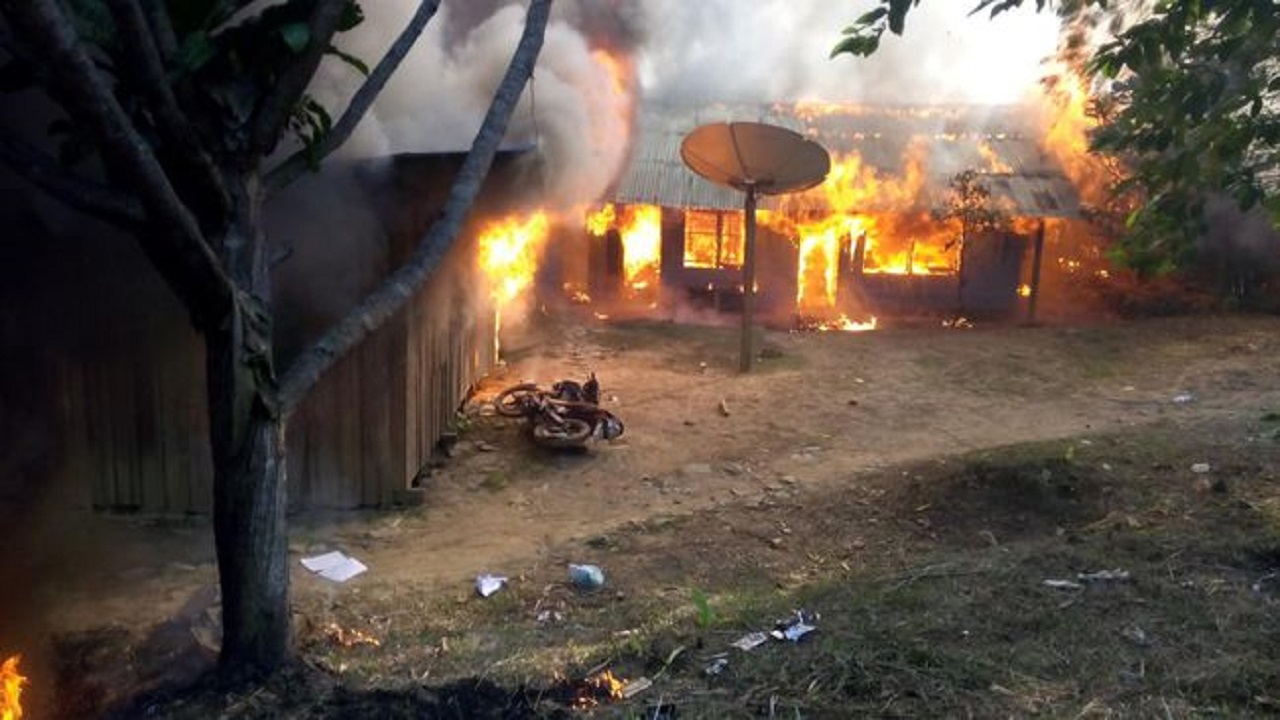 Fasilitas Umum di Ilaga Terbakar, Kapolda Papua: Kuat Dugaan Dilakukan KKB Fasilitas Umum di Ilaga Terbakar, Kapolda Papua: Kuat Dugaan Dilakukan KKB