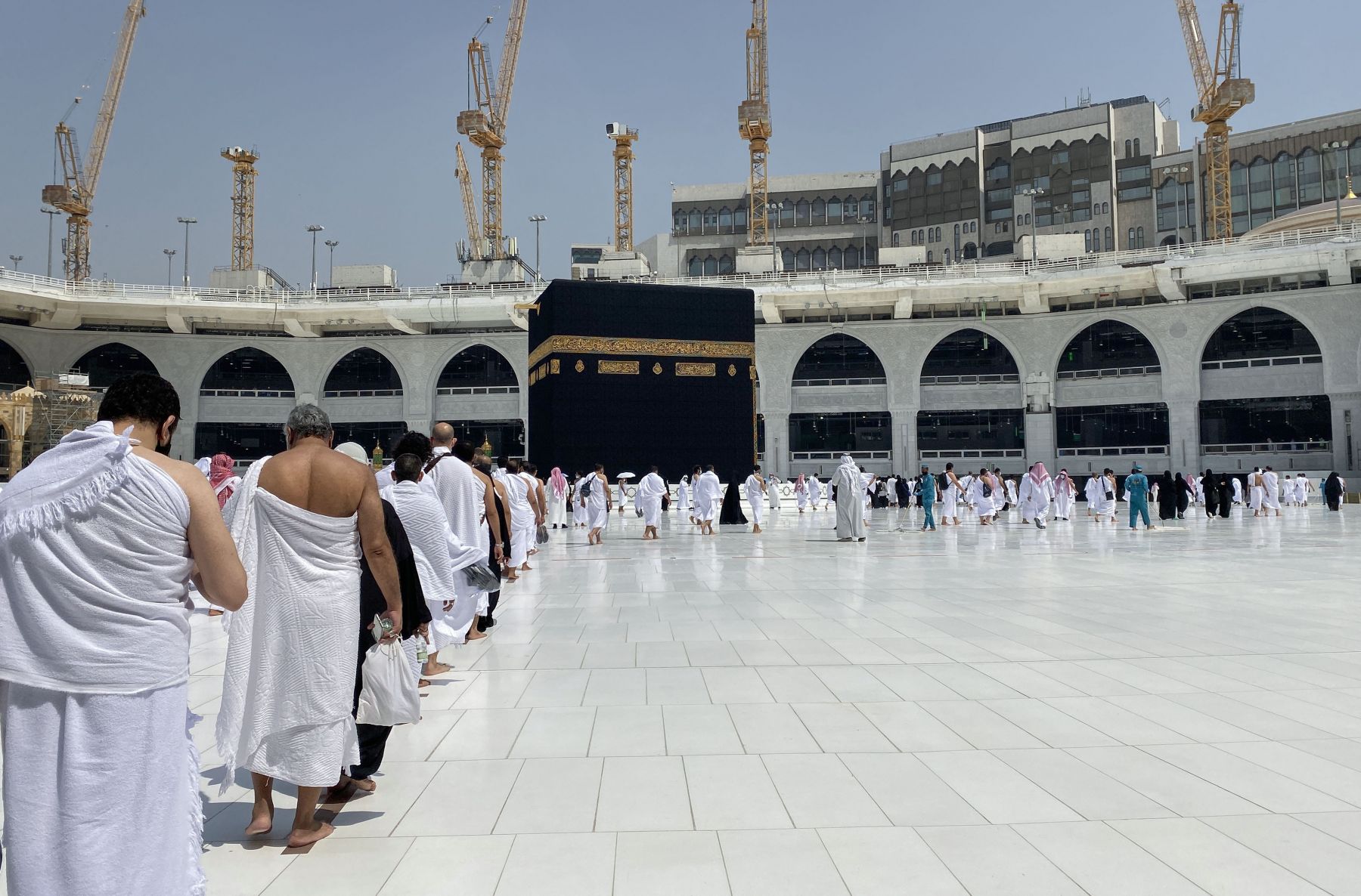 Meski Buka Umrah Internasional, Saudi Masih Larang Jemaah Indonesia