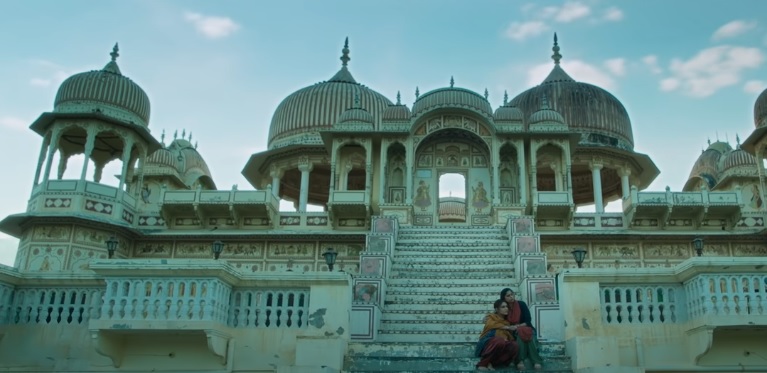 Yang Dipuji dan Disoroti dari Film “Mimi”: Sebuah Review Yang Dipuji dan Disoroti dari Film “Mimi”: Sebuah Review