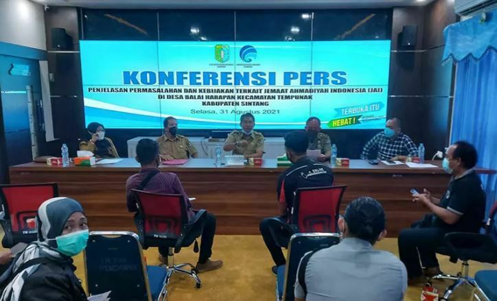 Terkait Pembakaran Masjid JAI, IPW Sebut Kapolres Sintang Gagal Berikan Perlindungan Terkait Pembakaran Masjid JAI, IPW Sebut Kapolres Sintang Gagal Berikan Perlindungan