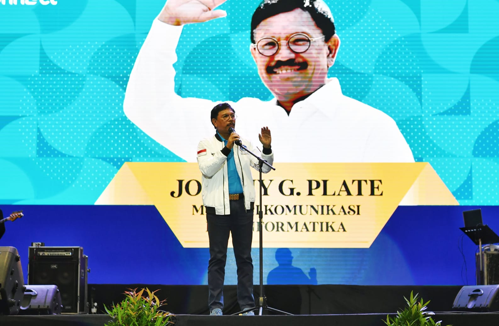 Johnny G. Plate PON XX