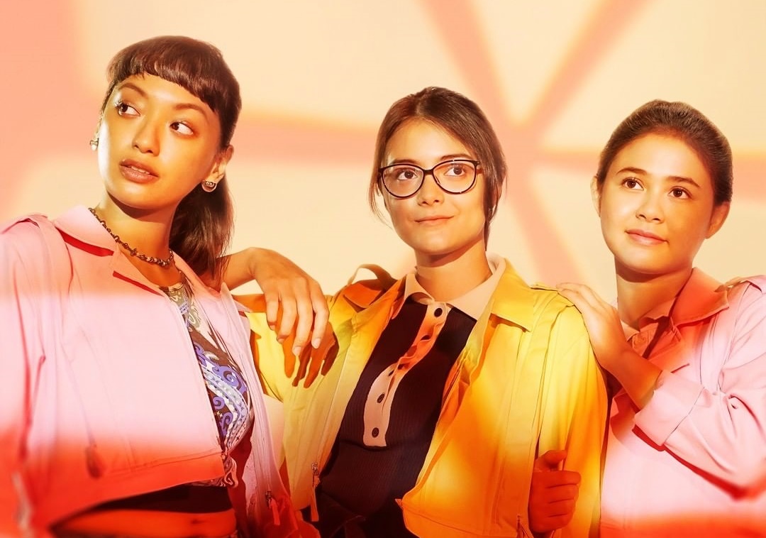 "A World Without" Karya Nia Dinata Segera Tayang di Netflix, Ini Sinopsisnya A World Without