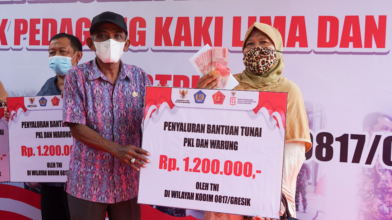 6000 Pedagang Kecil dan Warkop di Gresik Dapat Bantuan Tunai 1,2 Juta