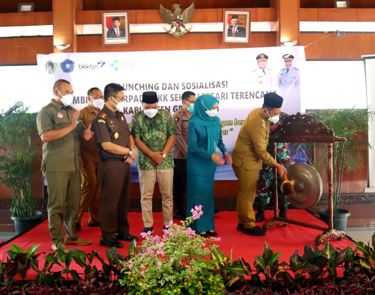 Sukseskan 10 Program PKK, Gresik Deklarasi Pembinaan Terpadu Sehat Lestari Terencana