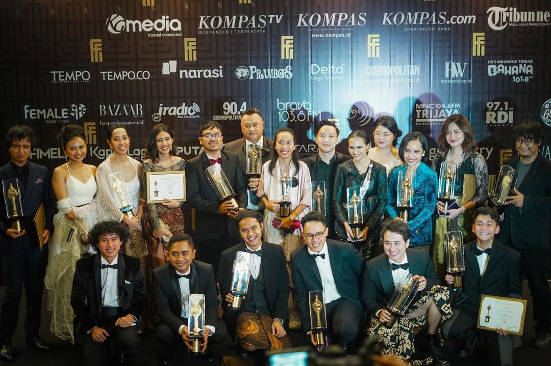 Penyalin Cahaya Borong Piala FFI IG Rekata