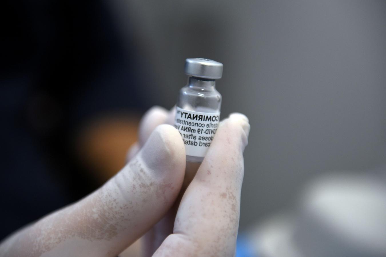 Meski Sudah Vaksin, Risiko Infeksi "Terobosan" COVID-19 Tetap Tinggi