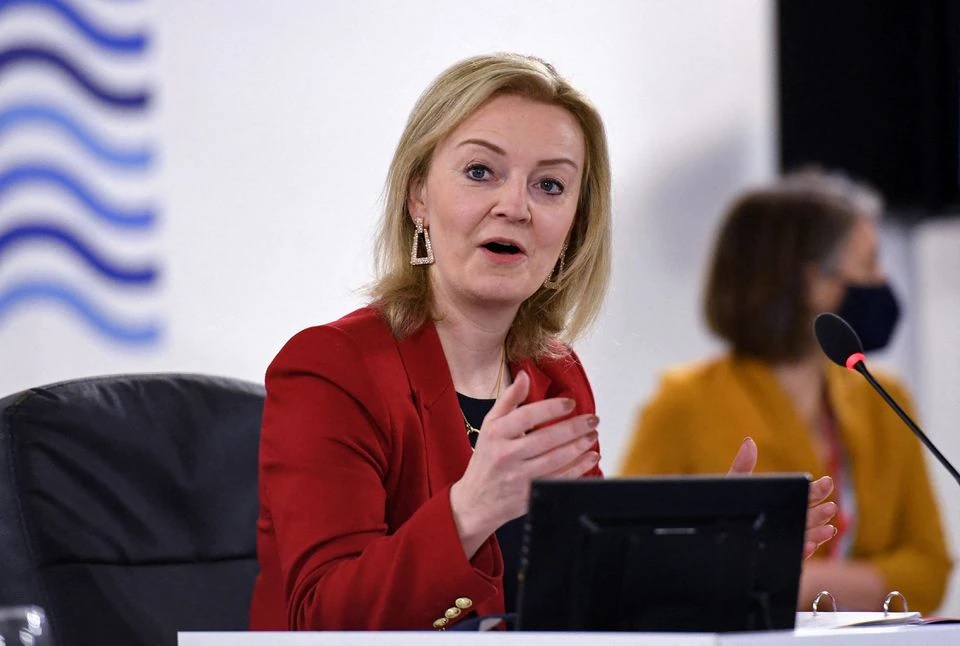 Menteri Luar Negeri Inggris Liz Truss berbicara selama sesi menteri luar negeri dan pembangunan G7 dengan negara-negara tamu dan negara-negara ASEAN pada hari terakhir KTT di Liverpool, Inggris 12 Desember 2021. Foto: Reuters.