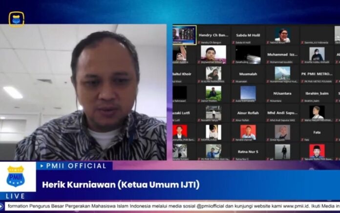 Ketum IJTI: 75% Orang Menonton TV Sambil Main Internet
