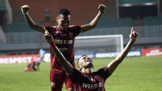 Taklukkan Rans Cilegon 2-1, Persis Solo Angkat Tropi Liga 2 2021