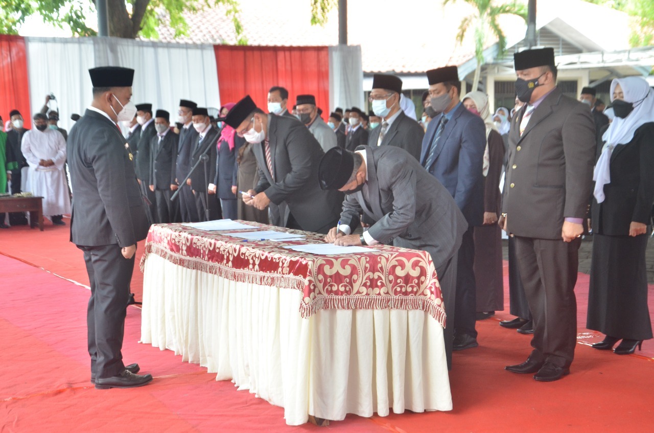 Gerbong Mutasi Pemkab Gresik Kembali Bergulir, 402 Pejabat Dilantik
