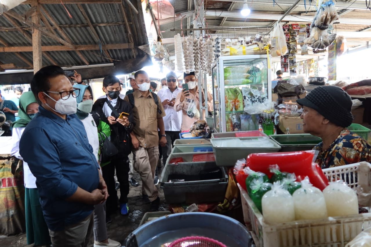 Blusukan ke Pasar, Gus Muhaimin: Pedagang Harus Selalu Disupport Blusukan ke Pasar, Gus Muhaimin: Pedagang Harus Selalu Disupport