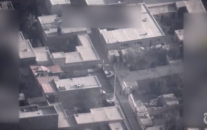 Tangkapan layar video serangan drone mematikan. Foto: NYT.