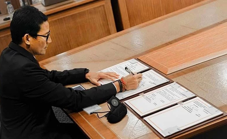 Menparekraf Teken MoU Kerja Sama Bidang Pariwisata dengan Kamboja