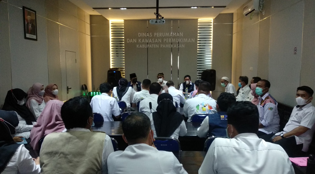 Bupati Pamekasan Terus Pompa Semangat Kerja ASN Pemkab Bupati Pamekasan Terus Pompa Semangat Kerja ASN Pemkab