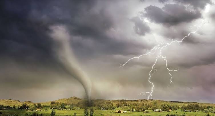 3 Hari, Warga Pamekasan Diimbau Waspadai Cuaca Buruk
