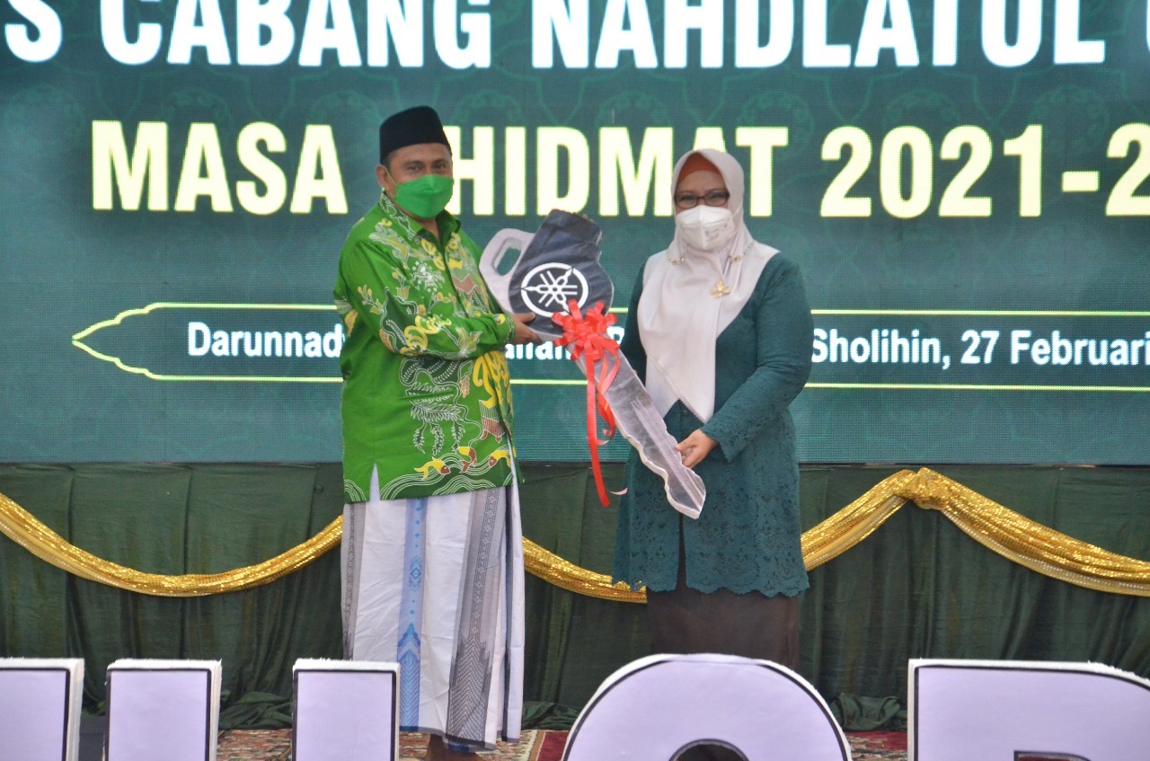 Kado Pelantikan PCNU Gresik 2021-2026, Bupati Bantu 96 Unit Motor Operasional