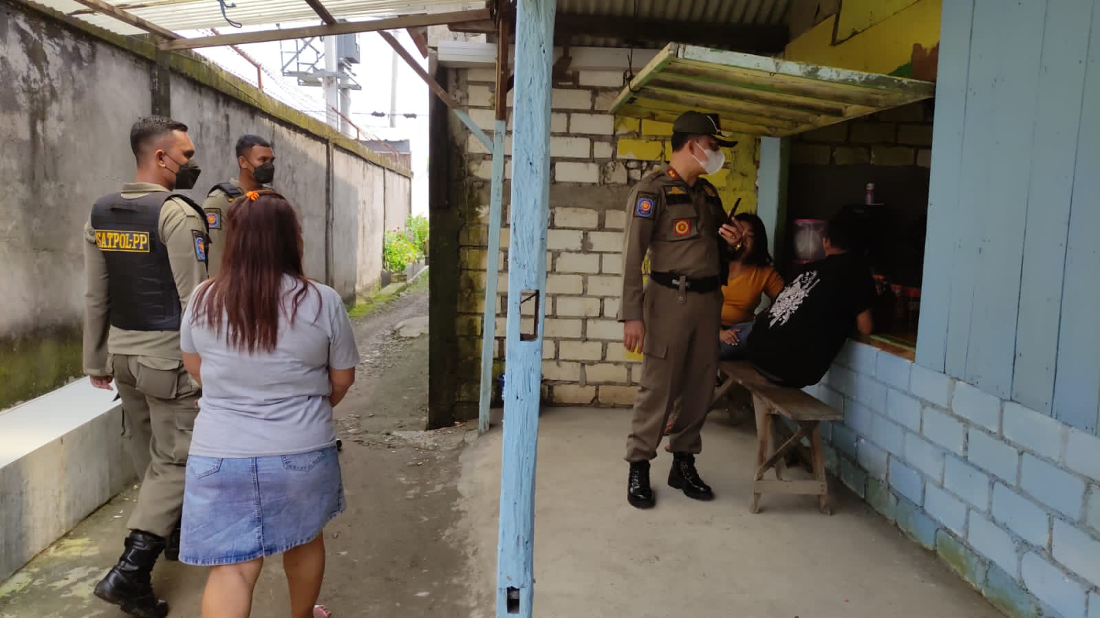 Praktik Prostitusi Terselubung di Warkop Remang-remang Banjarsari Gresik Dirazia