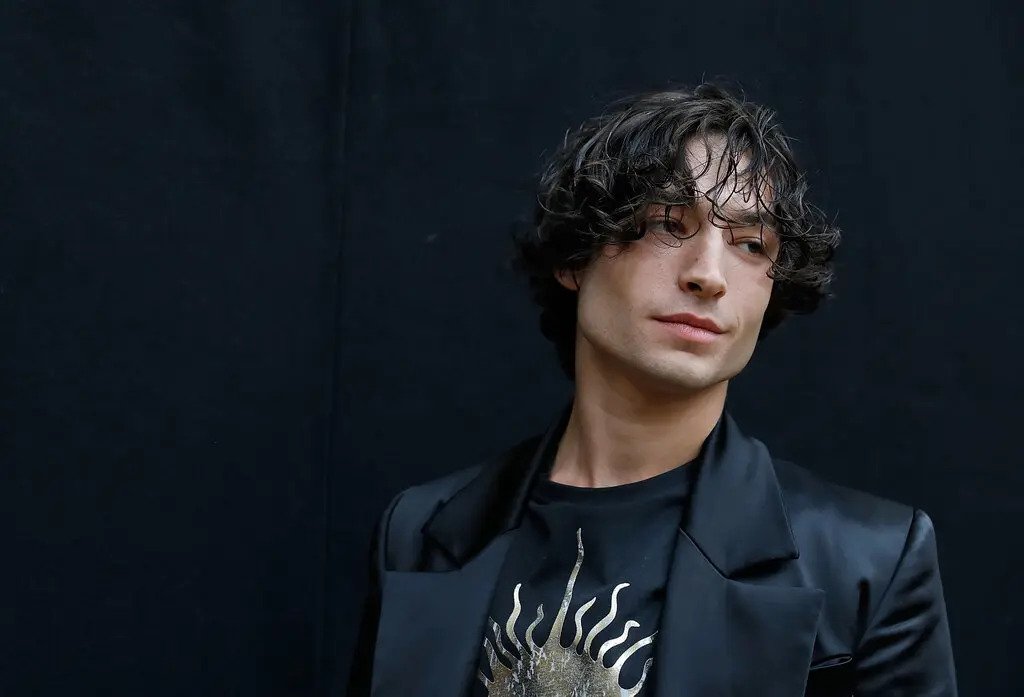 Ezra Miller Tetap Tampil dalam 'The Flash' Ezra Miller Tetap Tampil dalam 'The Flash'