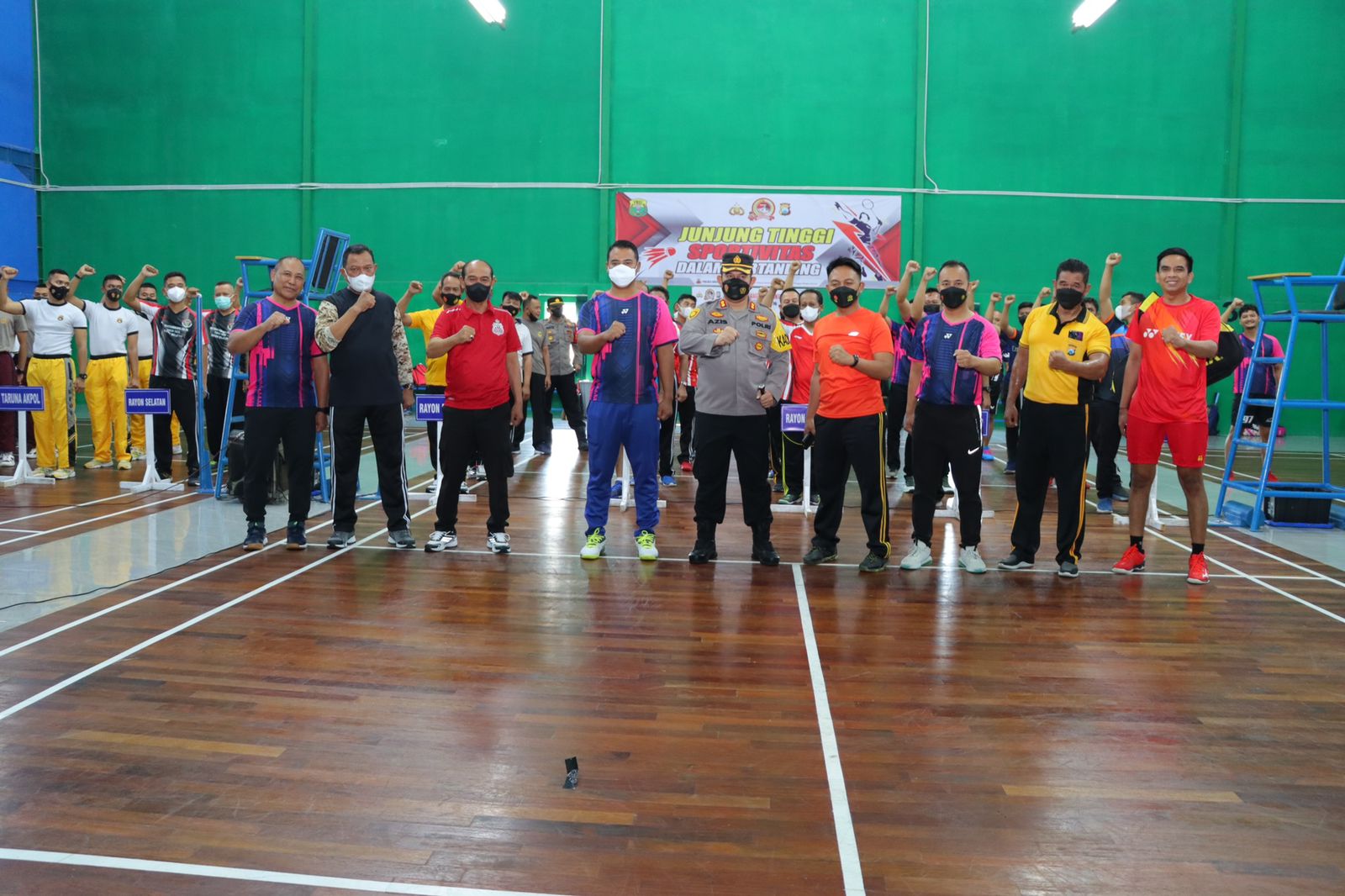 Sambut Hari Bhayangkara ke-76, 32 Tim Bertarung di Turnamen Badminton Kapolres Gresik Cup