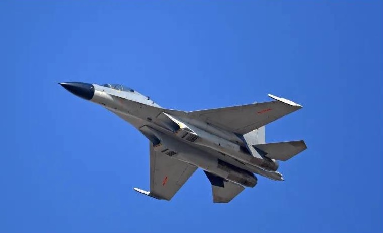 Jet Tempur China J-11 yang terdeteksi Kementerian Pertahanan Taiwan memasuki ADIZ pada Selasa 21 Juni 2022, bersama dengan 28 pesawat lainnya. Foto: Kementerian Pertahanan Taiwan.