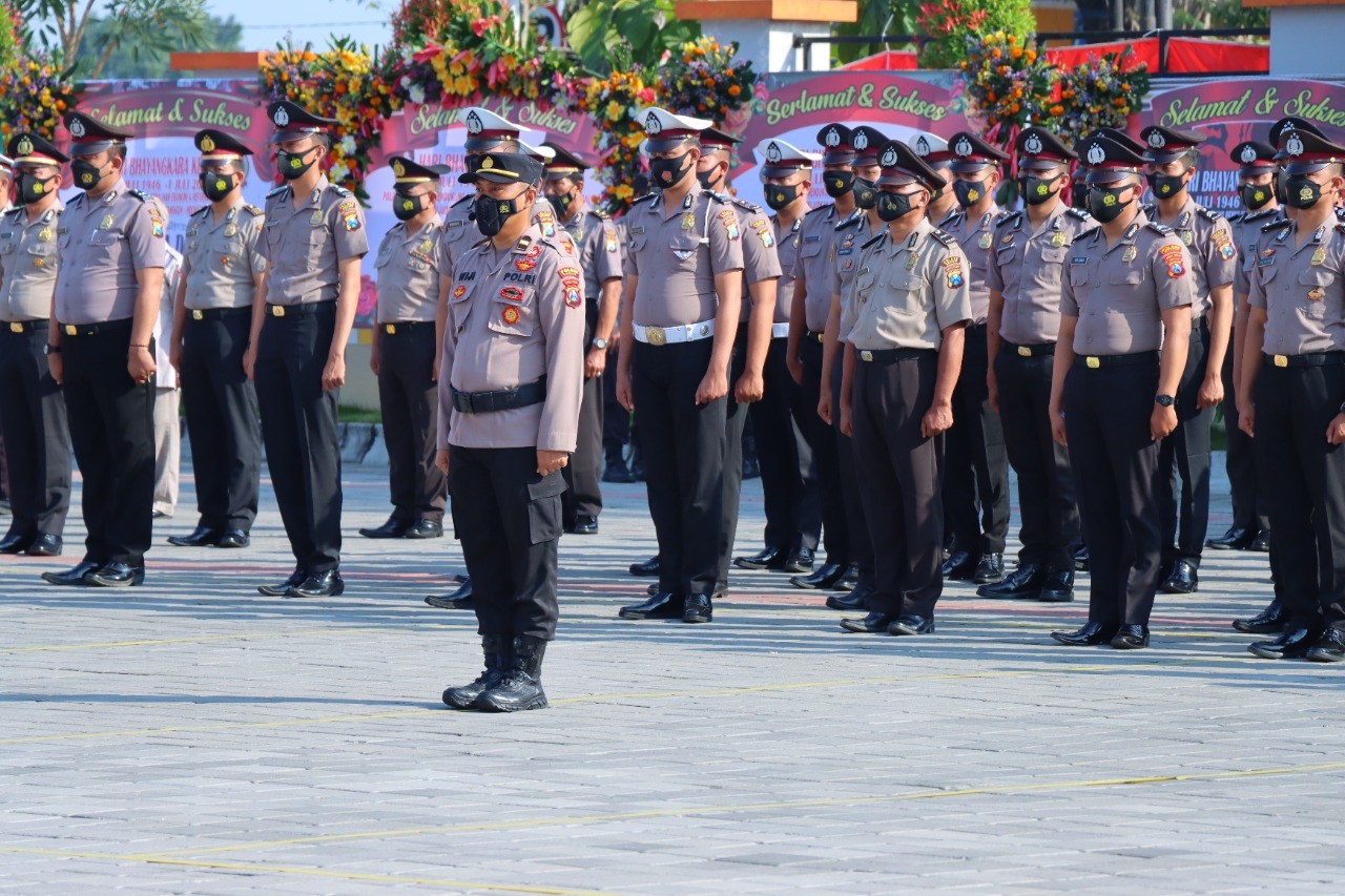61 Personel Polres Gresik Naik Pangkat