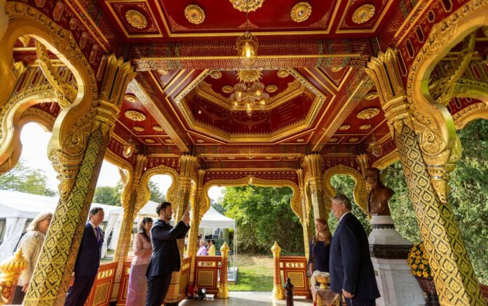 Swiss Ungkap Patung Mendiang Raja Thailand Bhumibol