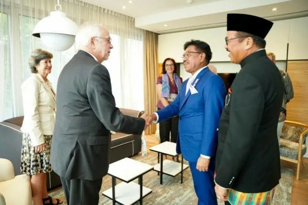 Pemerintah Indonesia Jajaki Kerja Sama Kabel Serat Optik dengan Portugal