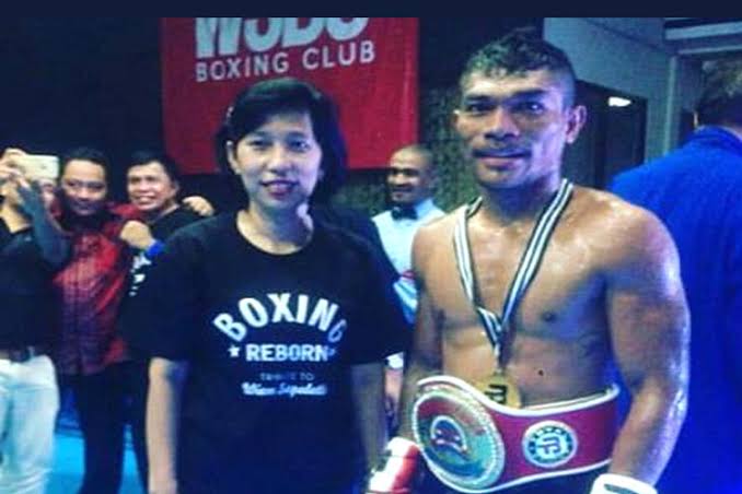 Di Tengah Momen Natal, Hebi Marapu Ikuti Laga Tinju Internasional