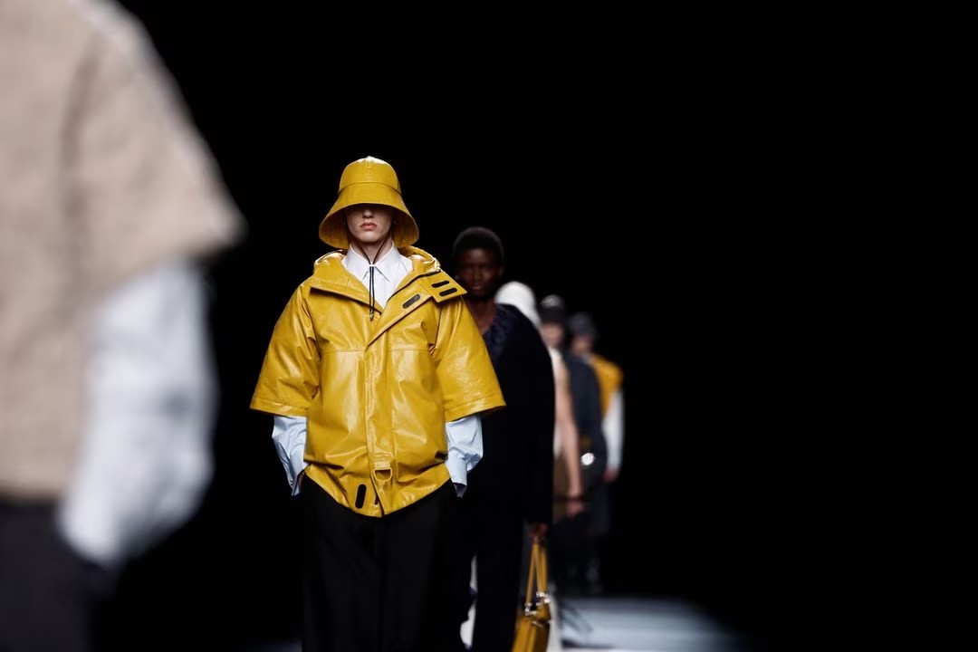 Dior Homme Hidupkan Kembali Busana Klasik Kuno di Paris Fashion Week