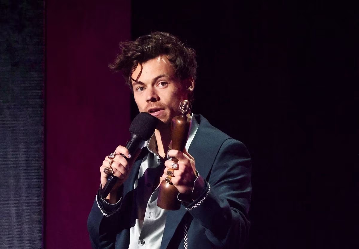 Harry Styles Menangkan Penghargaan Terbanyak di BRIT Awards Harry Styles Menangkan Penghargaan Terbanyak di BRIT Awards