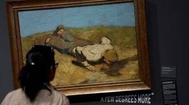 Unik, Sebuah Pameran di Wina Memasang Lukisan Miring untuk Serukan Aksi Iklim Unik, Sebuah Pameran di Wina Memasang Lukisan Miring untuk Serukan Aksi Iklim