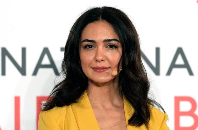 Aktris Nazanin Boniadi Meminta Dunia untuk Mendukung Protes Perempuan Iran