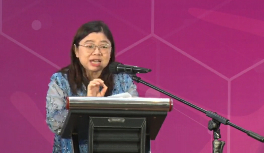 Komnas Perempuan Apresiasi Pemindahan Mary Jane ke Filipina Ketua Komnas Perempuan Andy Yentriyani